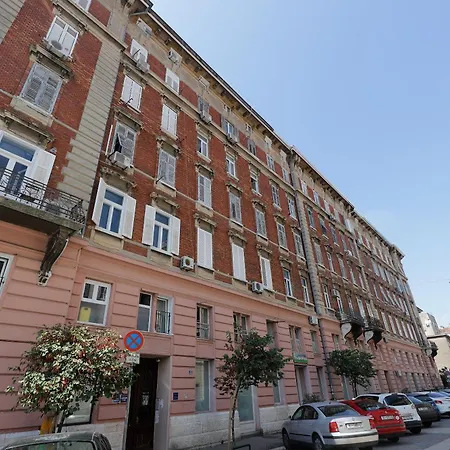 Centrally Located Studio Apartment Seagull Rijeka Exterior photo